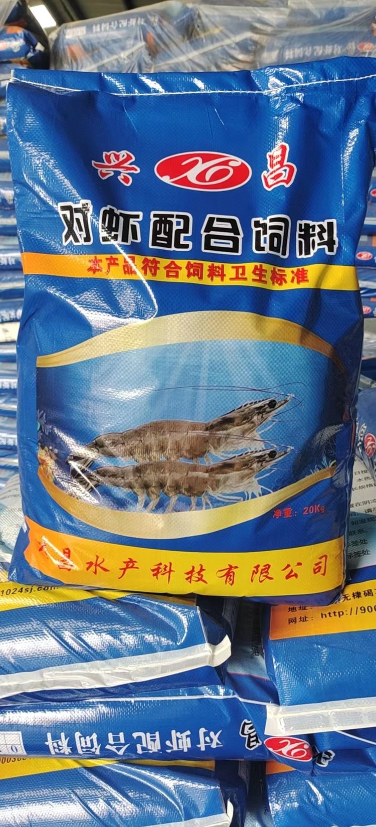 30蛋白混养鱼膨化漂浮料 高端工艺鱼饲料 煜烨厂家_42b39ea1.jpg
